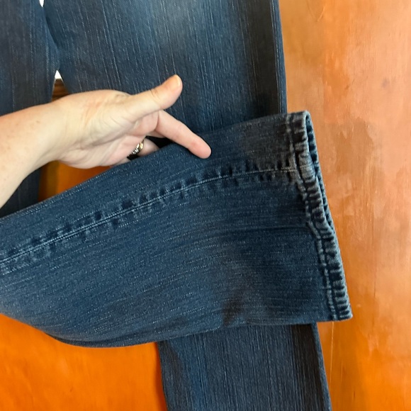 EUC Levi’s denim jeans. Size 9. Juniors. - Picture 8 of 10